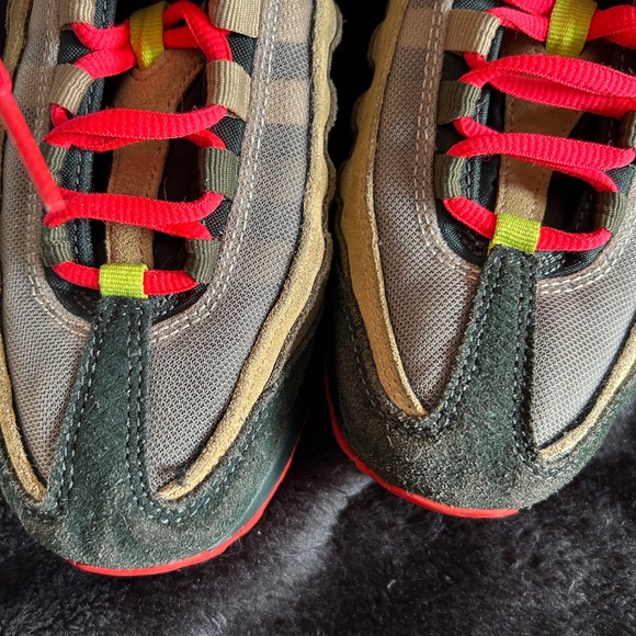 Nike air max 95 monster dinosaurs youth logo Sz 6Y - Picture 3 of 9